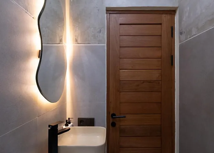 V3-1br With Private Pool -and Jungle View Close To The - Restaurant * Denpasar (Bali)